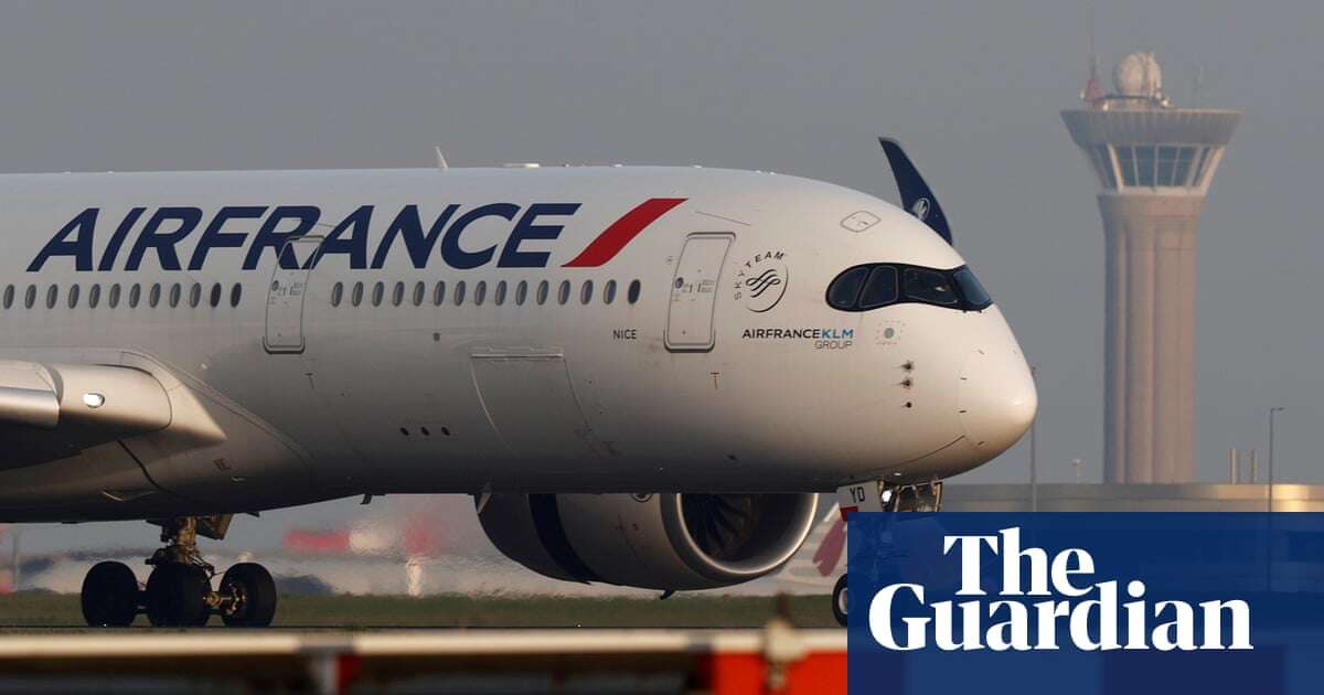 Flight costs from France to rise as government more than doubles air tax