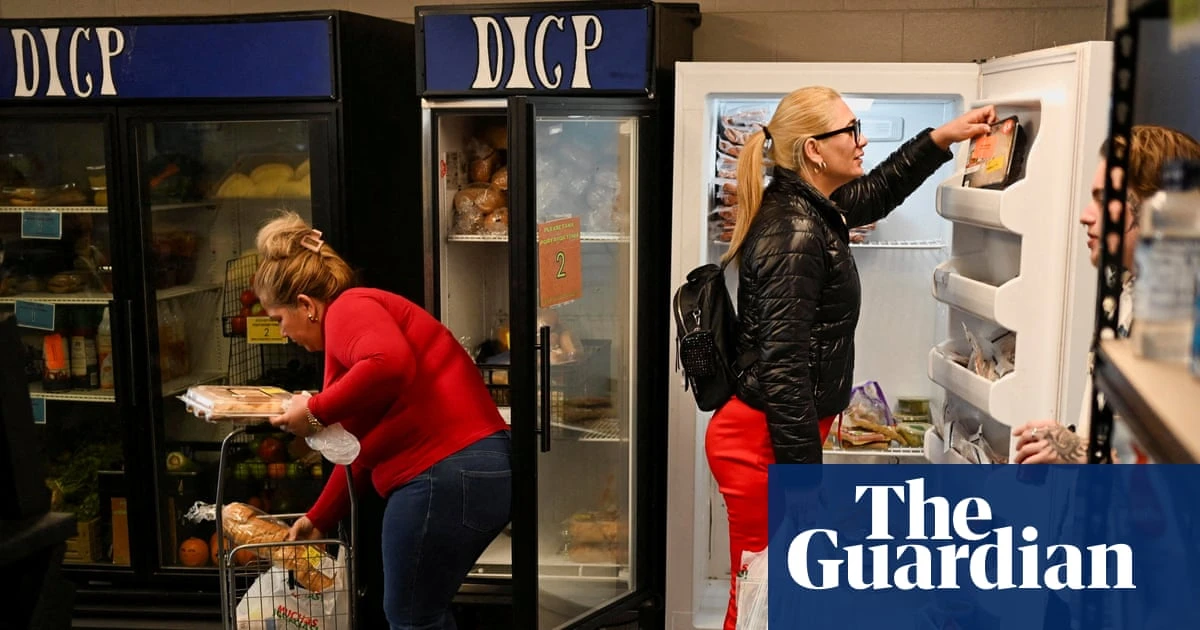 White House asks federal court to block order that it fully distribute November’s food stamp benefits