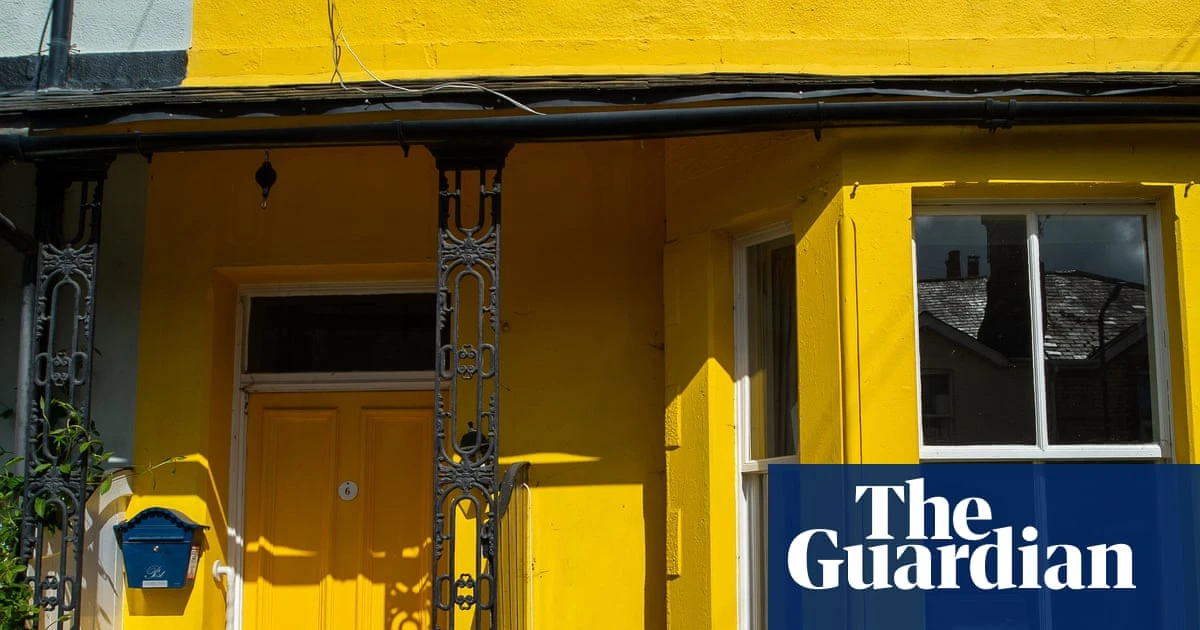 UK house prices fall for third successive month amid Iran war uncertainty