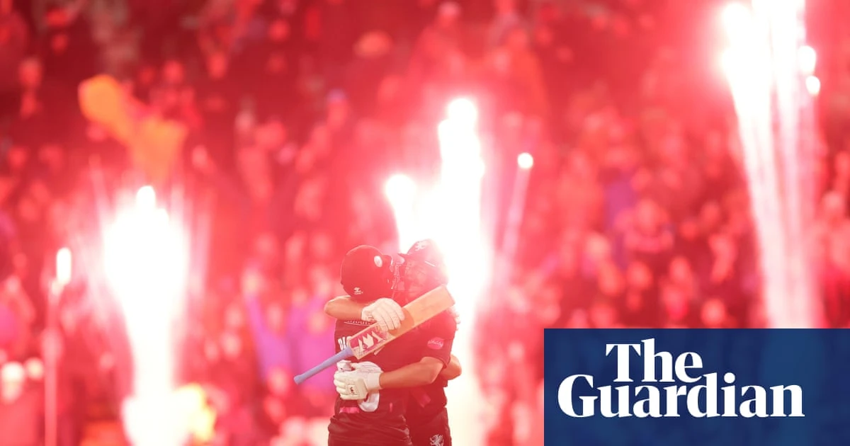 County cricket: Somerset win Blast in most entertaining Finals Day ever