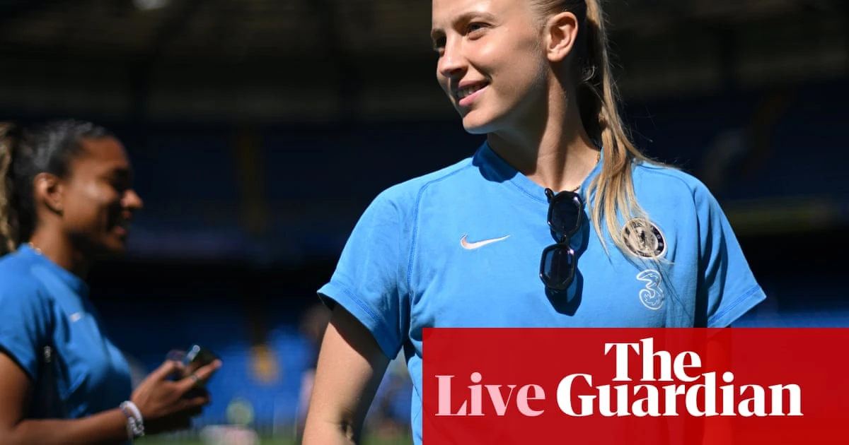 Chelsea bid for unbeaten season, Arsenal v Manchester United: WSL final day – live