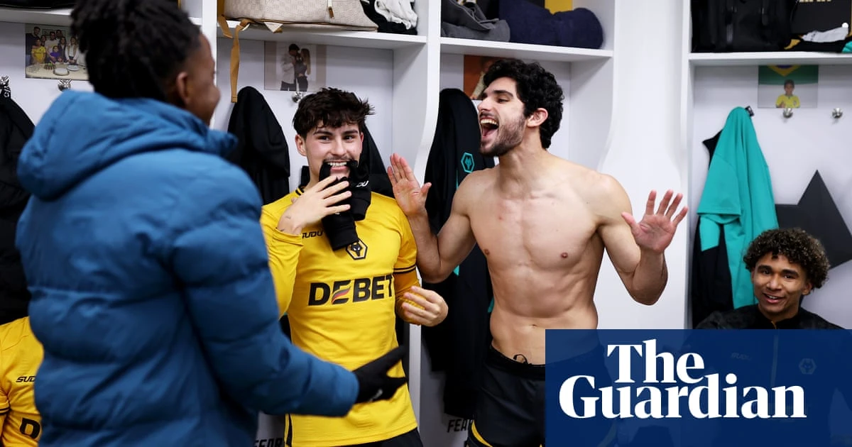 Premier League urges clubs to allow dressing-room filming and in-game interviews