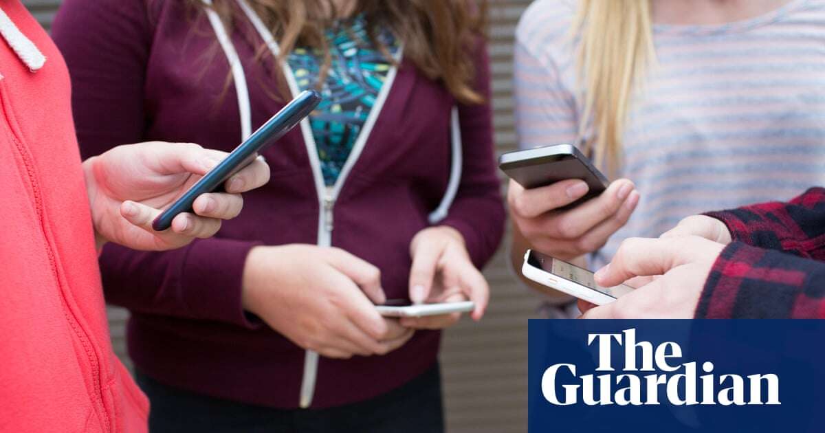 Rise in scam job texts to teens from fraudsters posing as TikTok staff, study finds