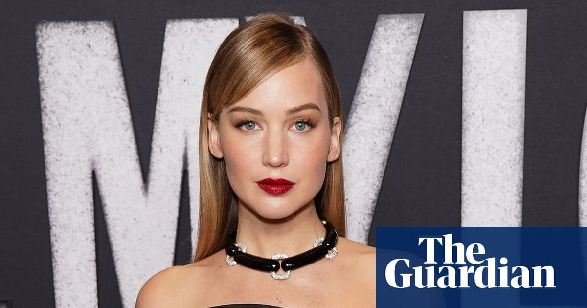 De Niro to JLaw: should celebrities be expected to speak out against Trump?