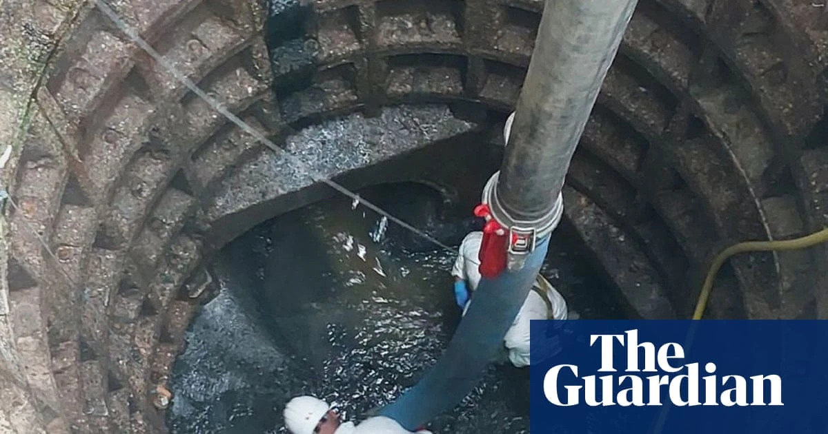 Thames Water removes 100-tonne fatberg from west London sewer