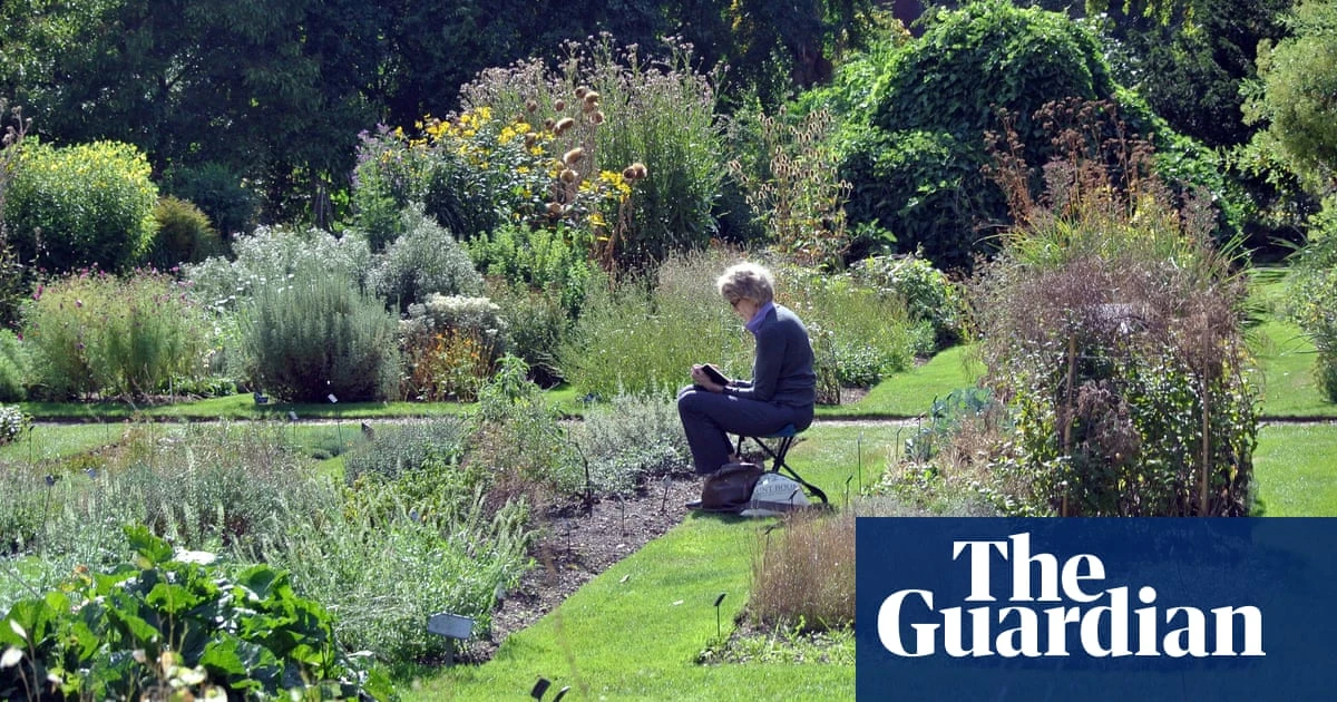 Botanical gardens ‘most effective’ green space at cooling streets in heatwaves