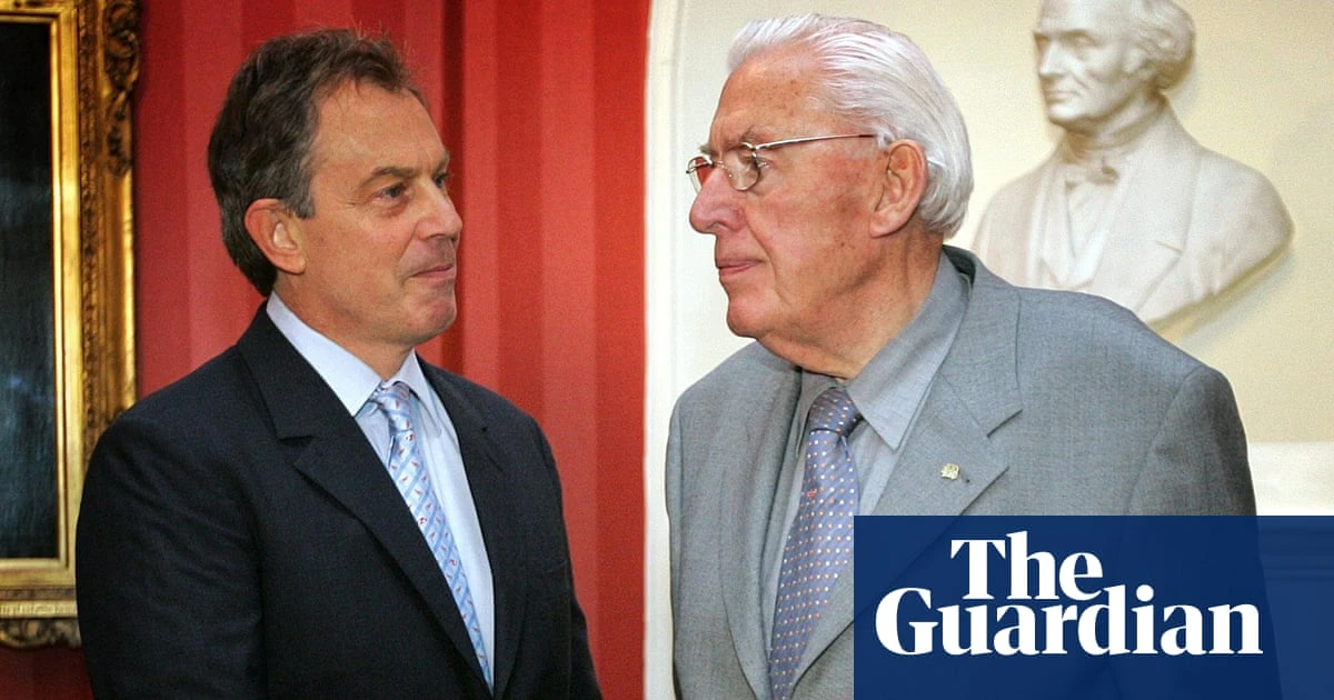 Cenotaph wreath rules were changed to placate unionists, Blair-era files show