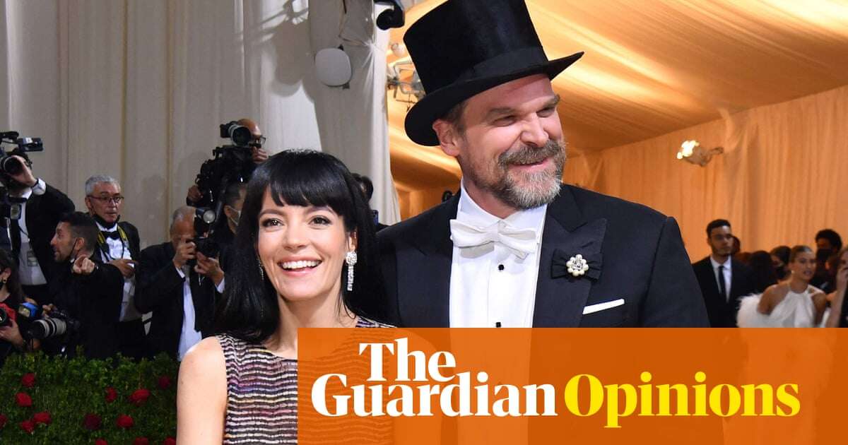 Should we follow Lily Allen – and let our partner control our smartphone? | Arwa Mahdawi