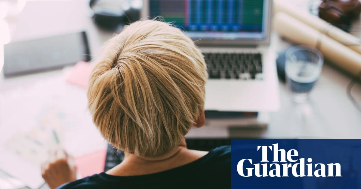 Nearly 1,000 Britons adopt permanently shorter working week after trial