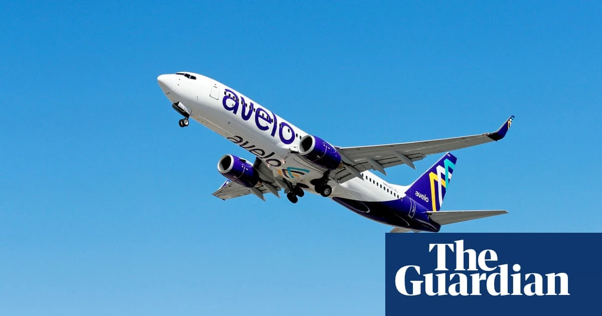Thousands sign petition urging Avelo airline to halt deportation flights for Ice