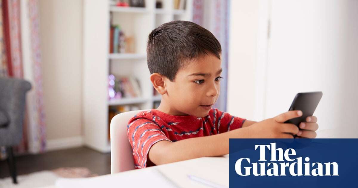 Psychology ‘It’s tough for parents’: should young children have their own phone?