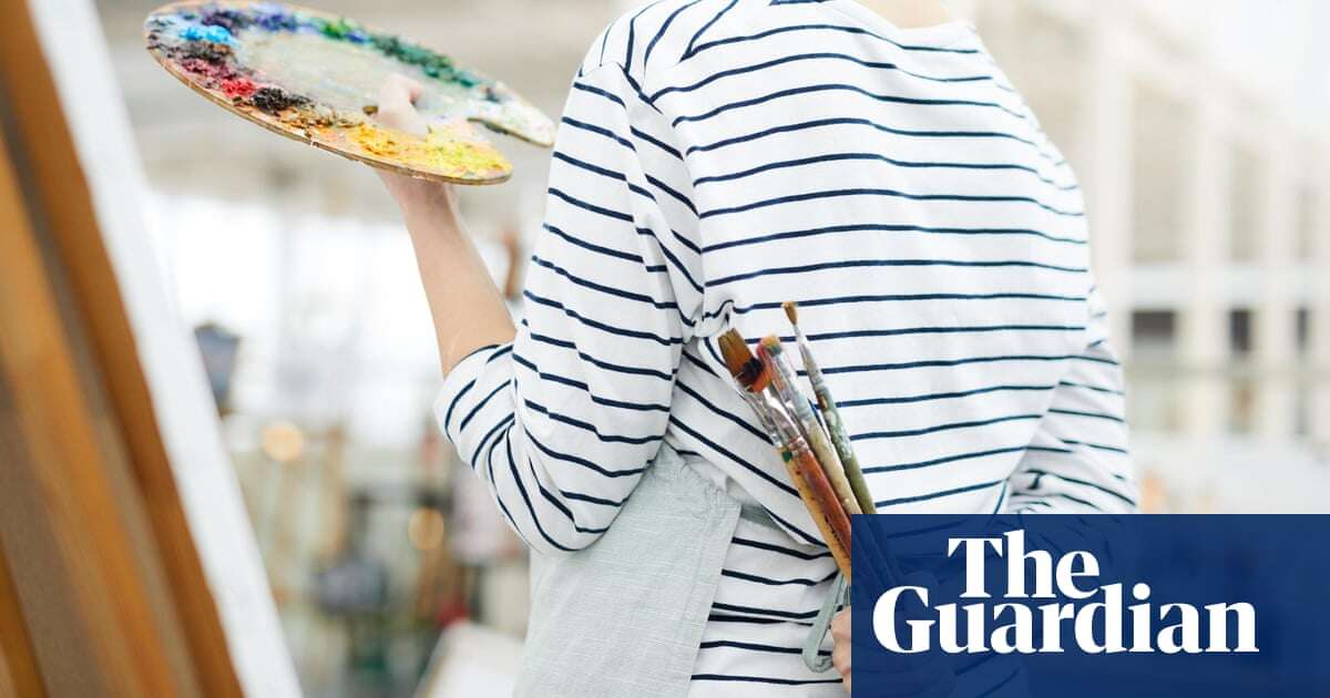 A dustpan and brush with fine art | Brief letters