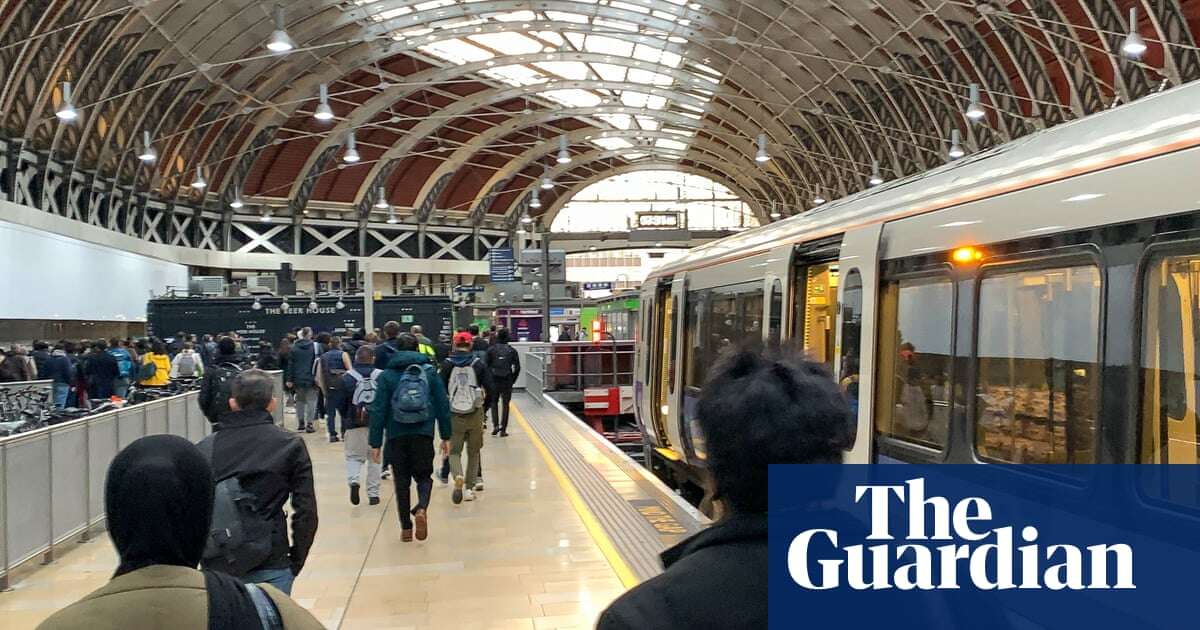 National Rail warns of widespread disruption after communications system fault