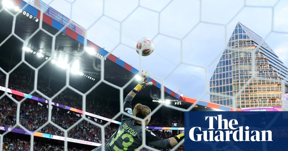 Chloe Kelly joins top table of England greats with second winner in Euros final | Sophie Downey