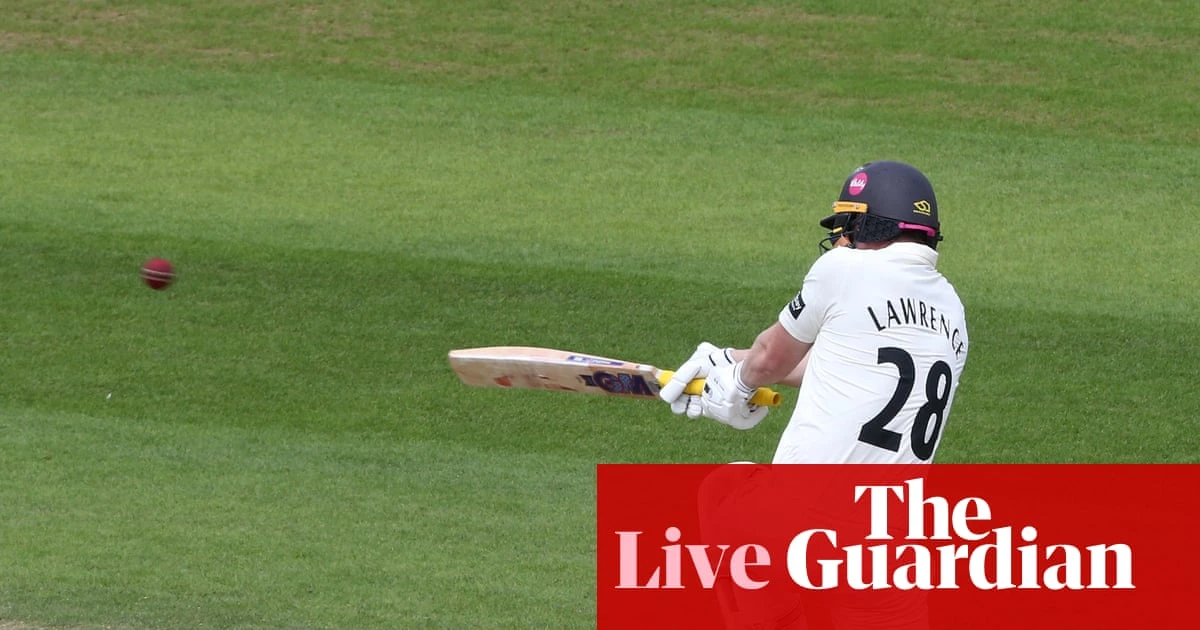 Worcestershire v Nottinghamshire, Surrey v Warwickshire and more: county cricket, day four – live