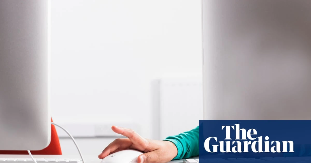 PwC tracks UK office attendance with ‘traffic light’ dashboard
