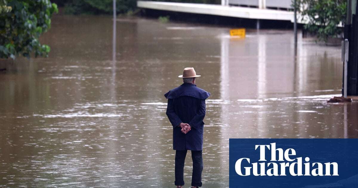 More than 330,000 buildings without power as ex-Tropical Cyclone Alfred brings dangerous rain and winds