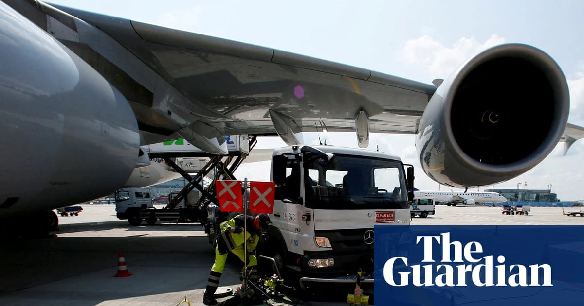 Airlines still have to pay compensation if flights cancelled due to fuel crisis, EU says