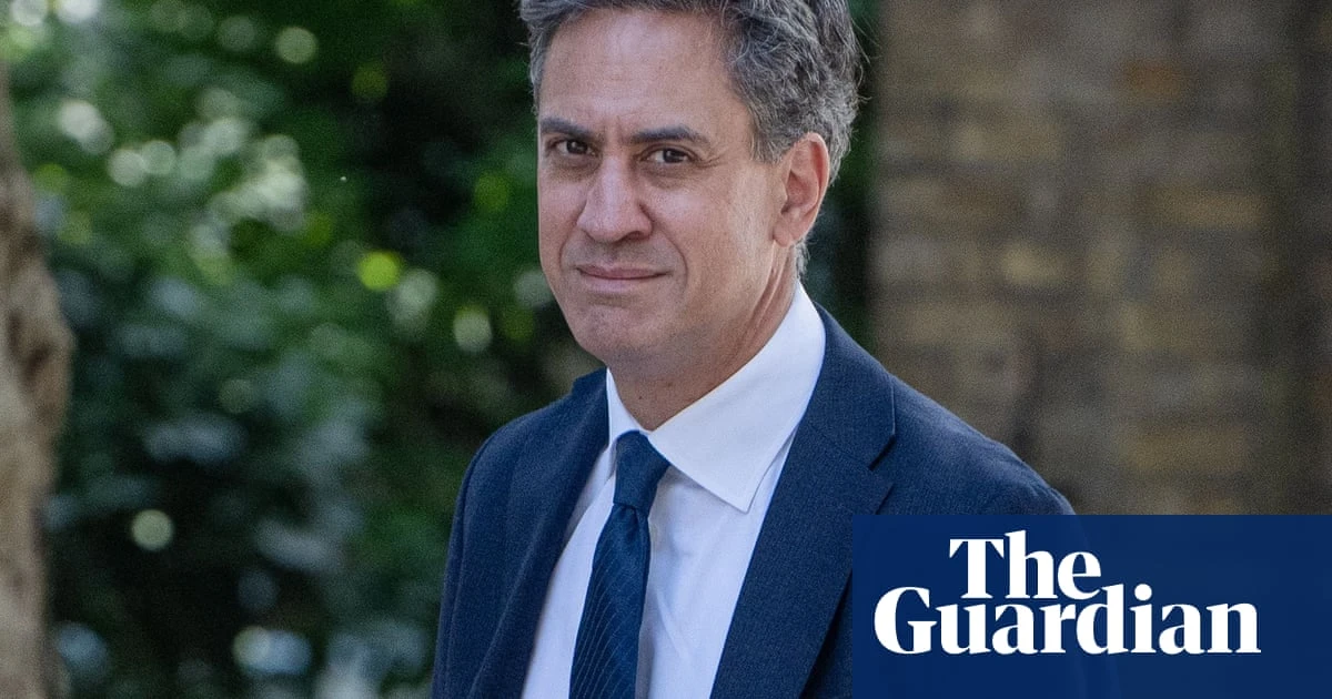 Ed Miliband abandons plan to charge less for electricity in Scotland