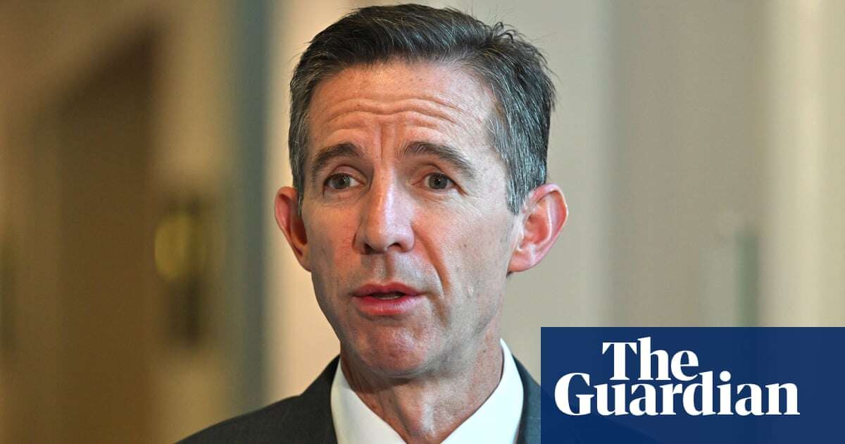 Liberal frontbencher casts doubt on Coalition claims renewable energy is driving up power prices