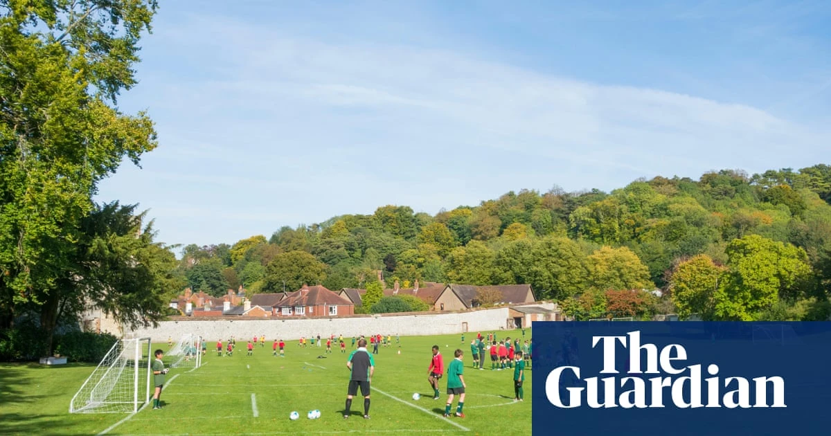 Private schools urged to share grounds to help UK children access green spaces