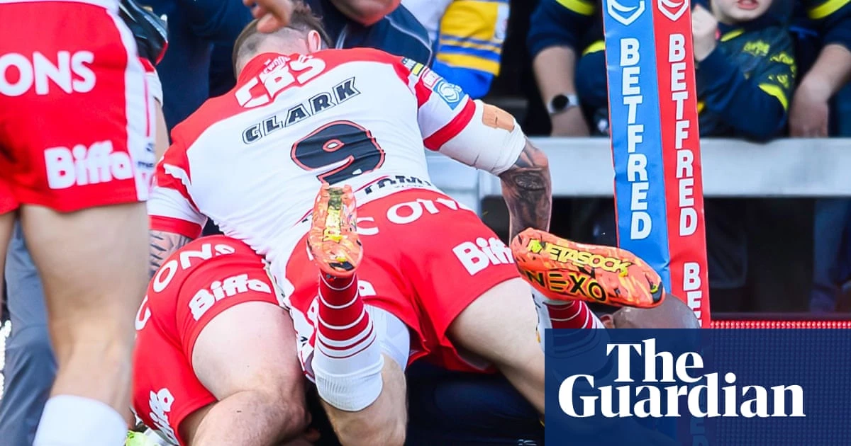 Leeds end long wait for home victory against St Helens to build lead at top
