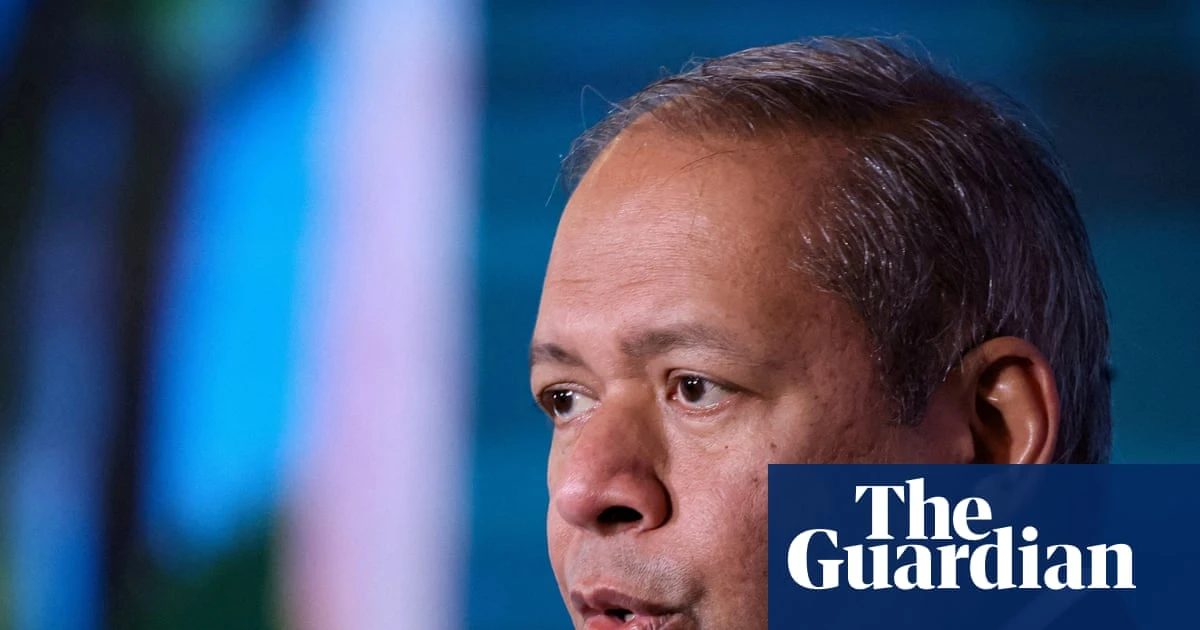 Barclays boss urges UK ministers to limit public sector pay rises