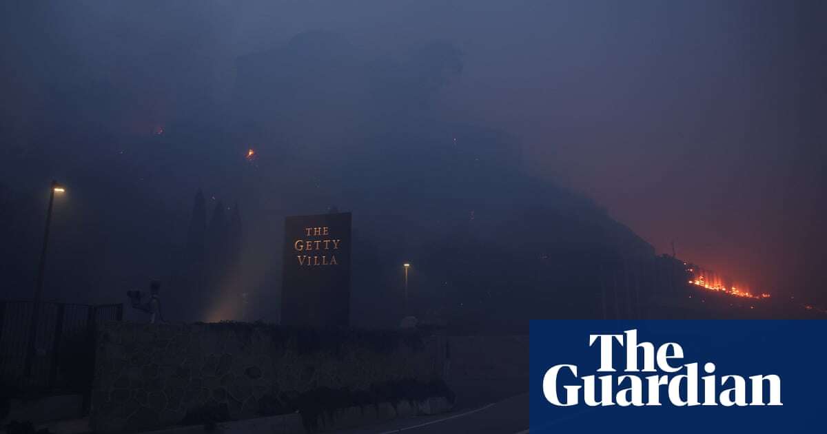 Rapidly spreading wildfire reaches Getty Villa museum in California