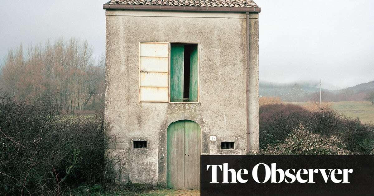 Homes alone: abandoned buildings of the Italian Apennines – in pictures