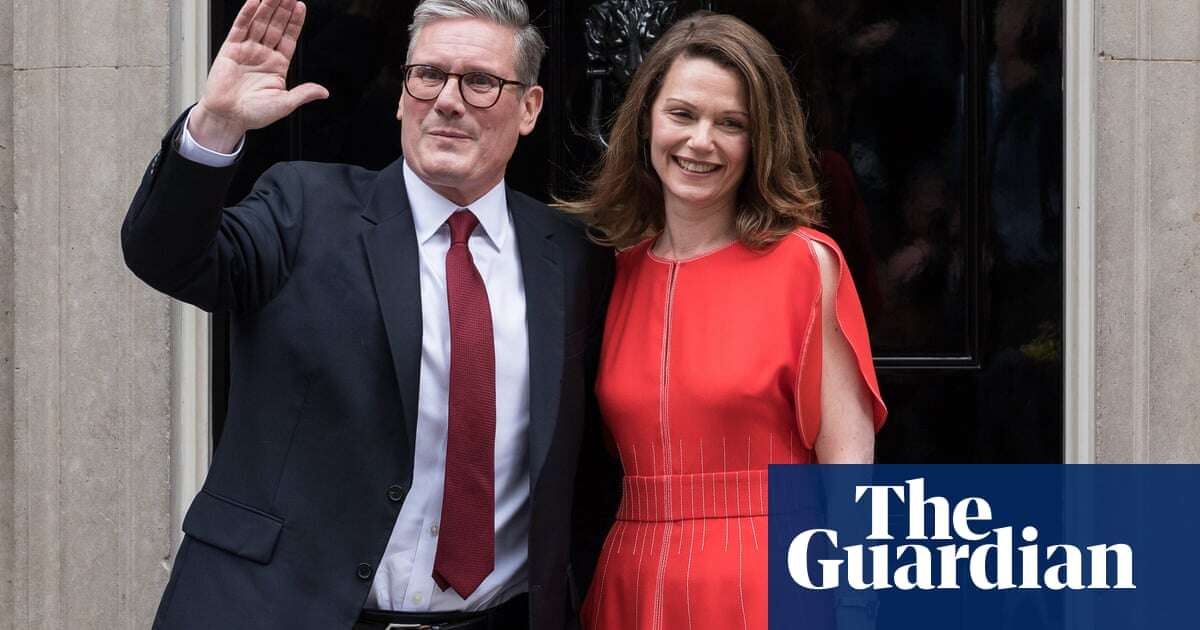 Keir Starmer enters No 10 vowing to rebuild Britain ‘brick by brick’