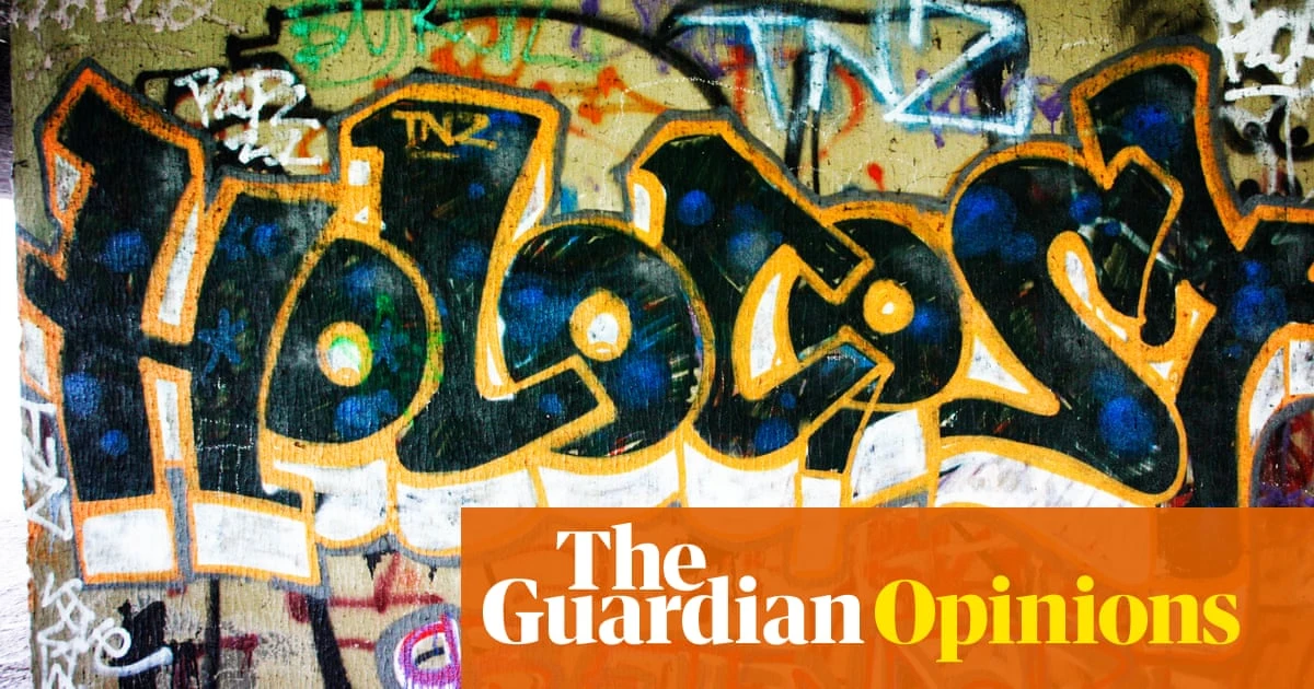 I love the graffiti I see in Paris – but tagging is just visual manspreading | Alexander Hurst