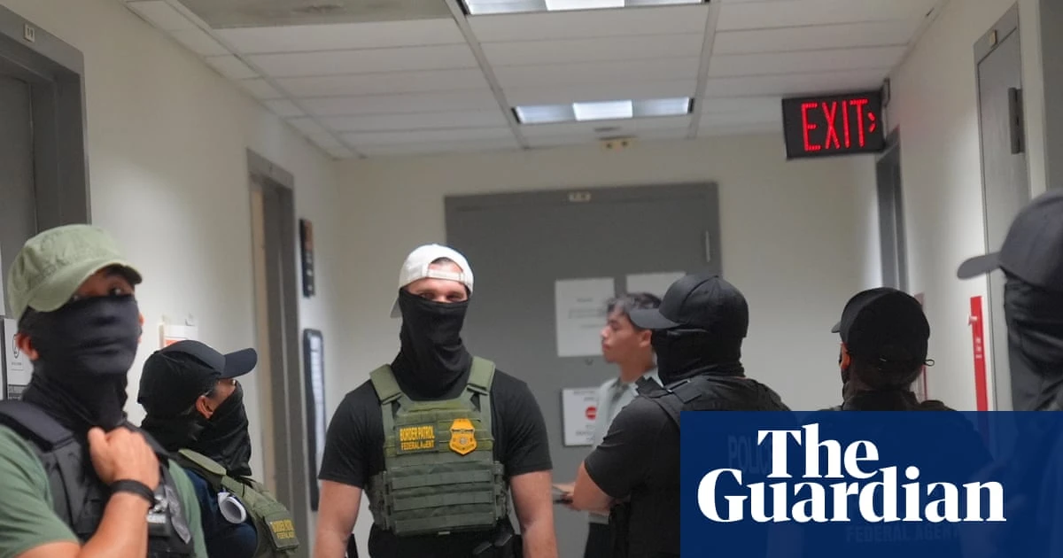 Ice chief says he will continue to allow agents to wear masks during arrest raids