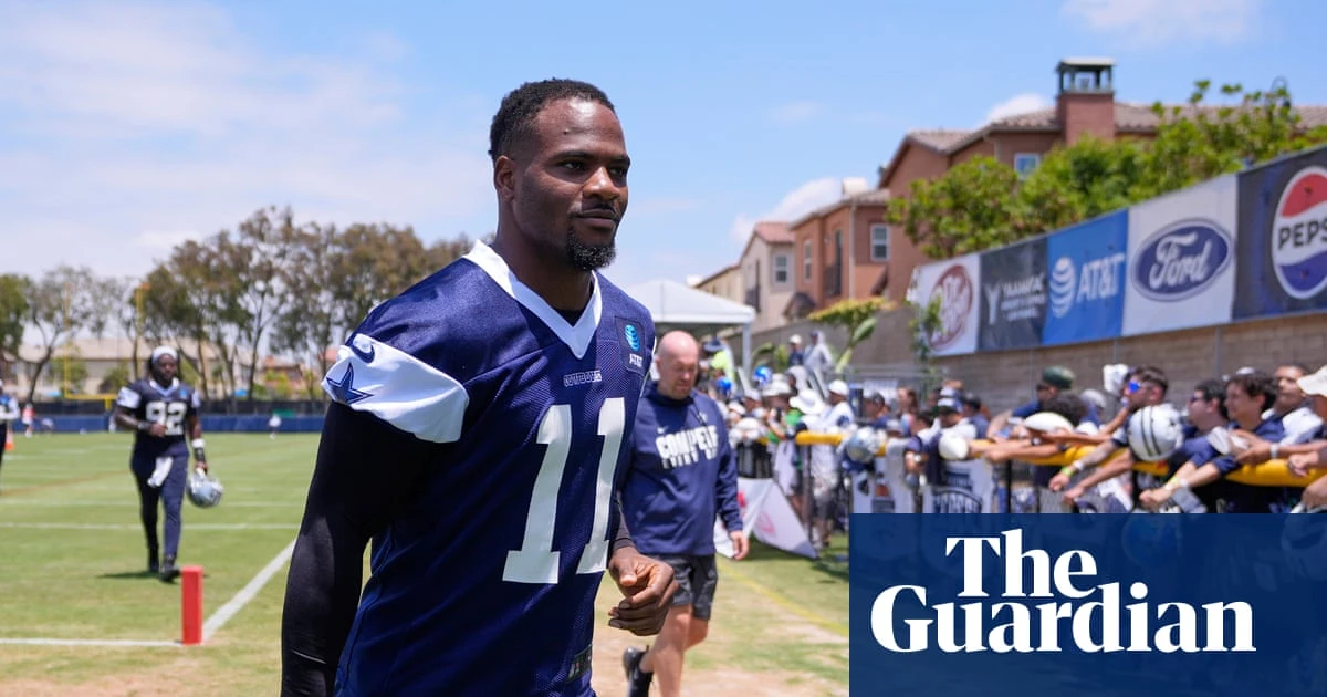 Jerry Jones downplays Micah Parsons’ public comments as teammates rally to player’s side