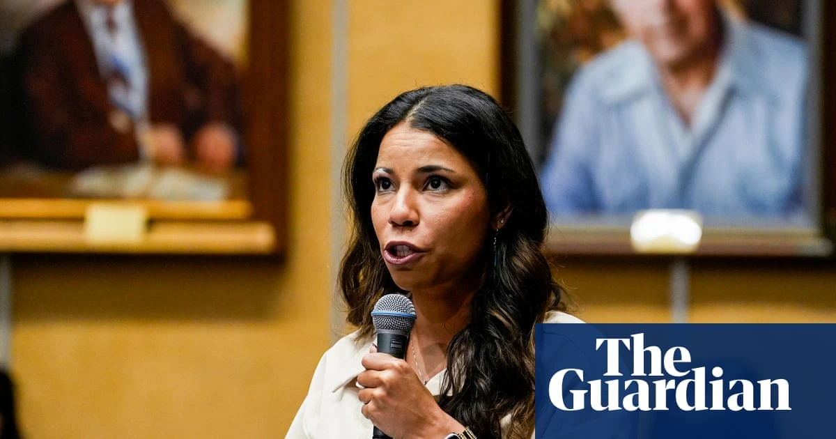 Arizona Republicans seek to expel lawmaker who reposted Ice raid information