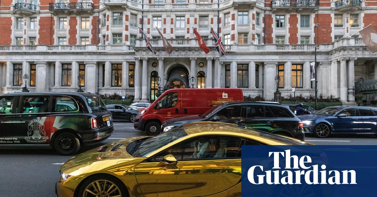 HMRC criticised by watchdog for failing to track billionaires’ tax