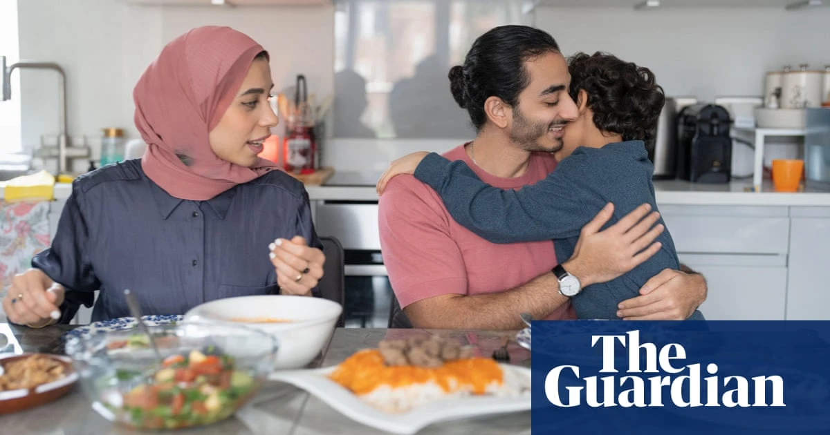 Just one in three British families eat together each day, survey shows