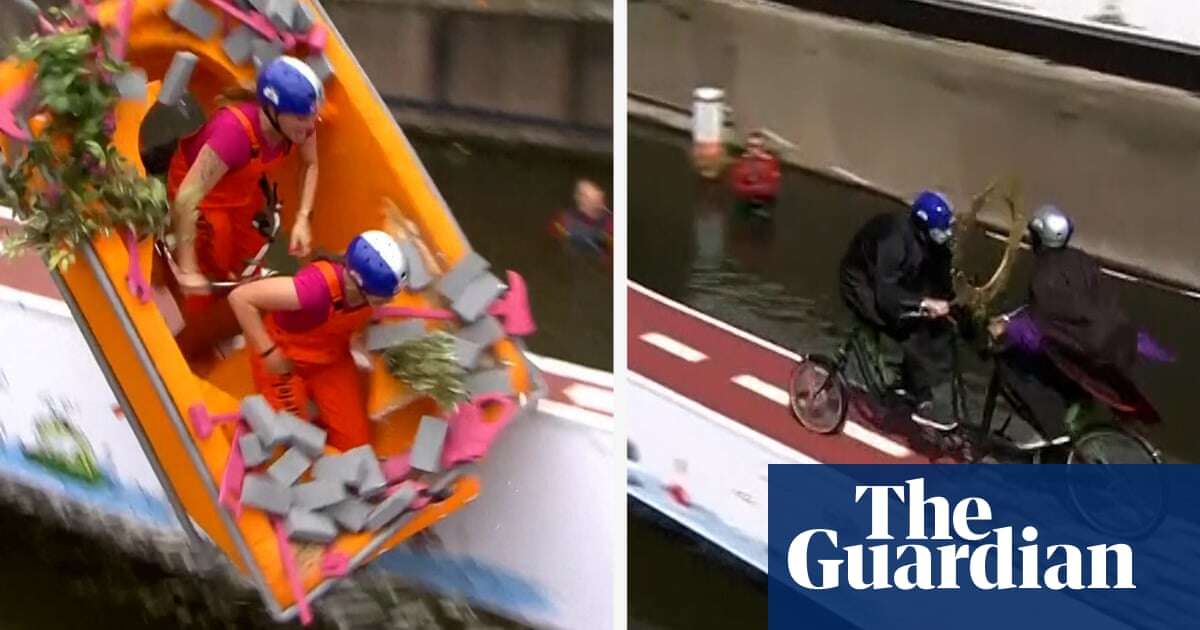 Cycling enthusiasts tackle fun-filled river course – video