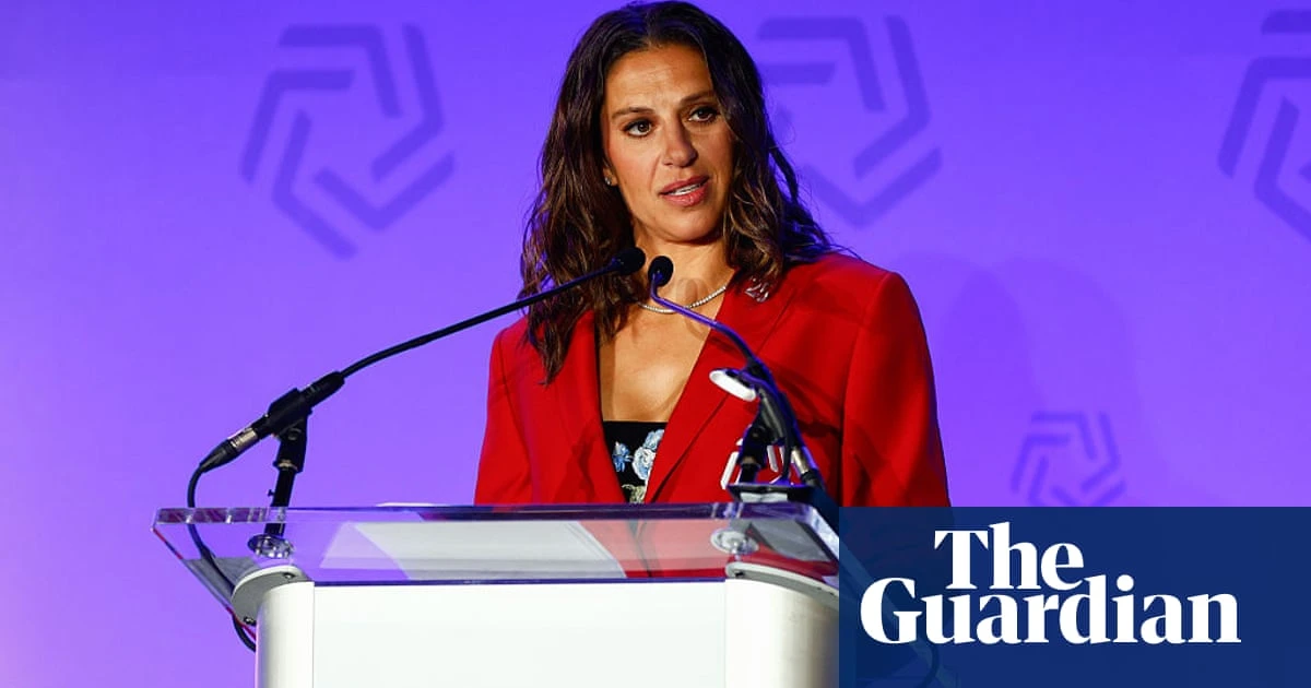 Carli Lloyd apologizes to teammates, family in emotional Hall of Fame speech
