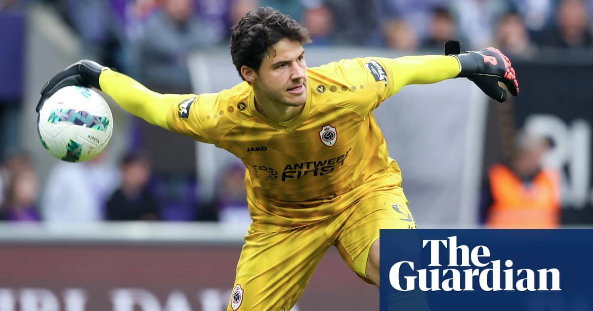 Manchester United close on signing Antwerp goalkeeper Senne Lammens in €20m deal