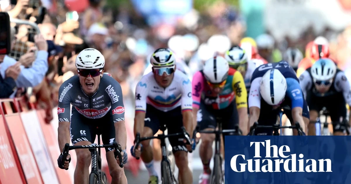Vuelta a España: Jasper Philipsen bounces back from Tour pain to win opening stage