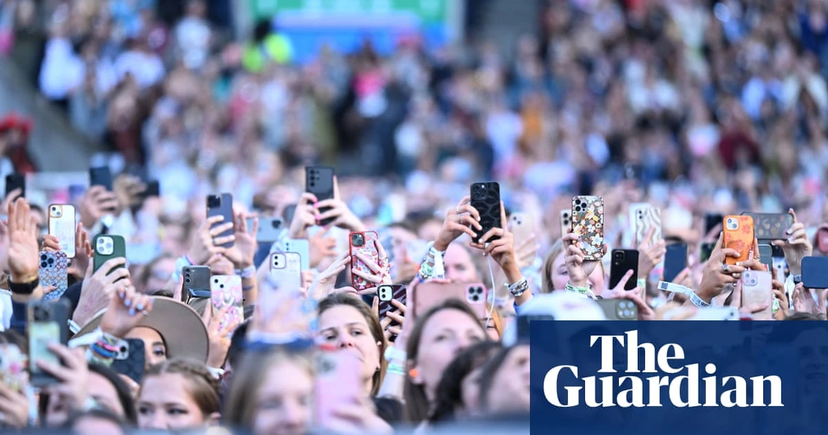 Easing the pressure of getting concert selfies | Letters