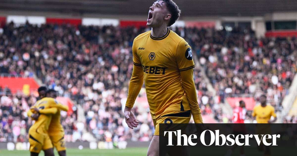 Strand Larsen’s double at Southampton moves Wolves nine points clear of drop