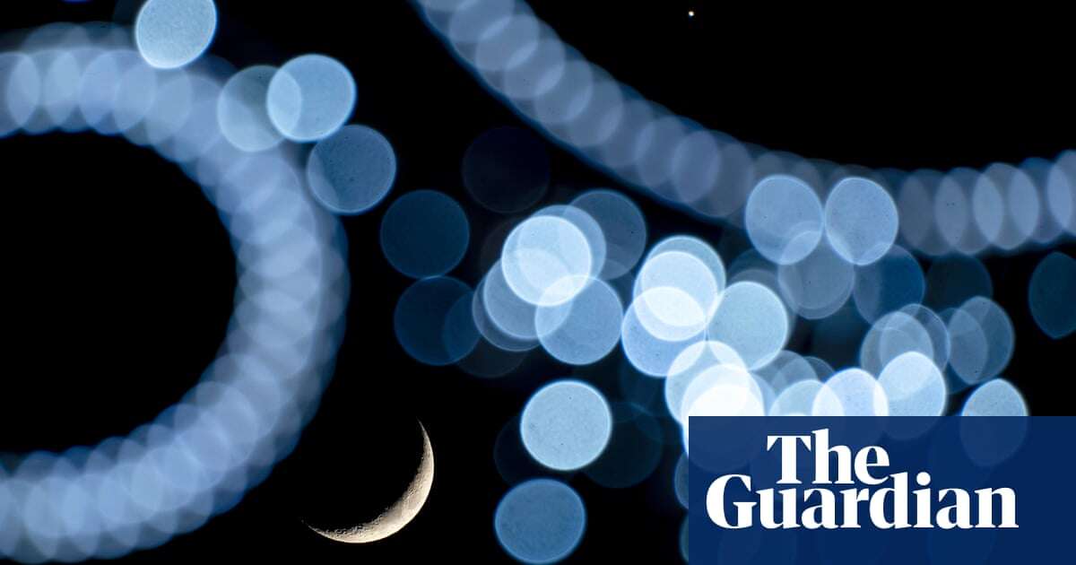 Venus rewards stargazers with appearance next to moon