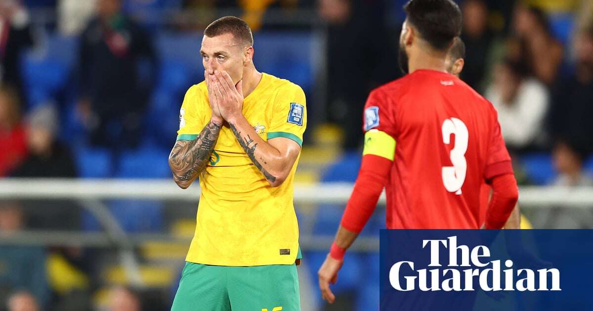 Bahrain frustrate 10-man Socceroos in horror start to World Cup qualifier round