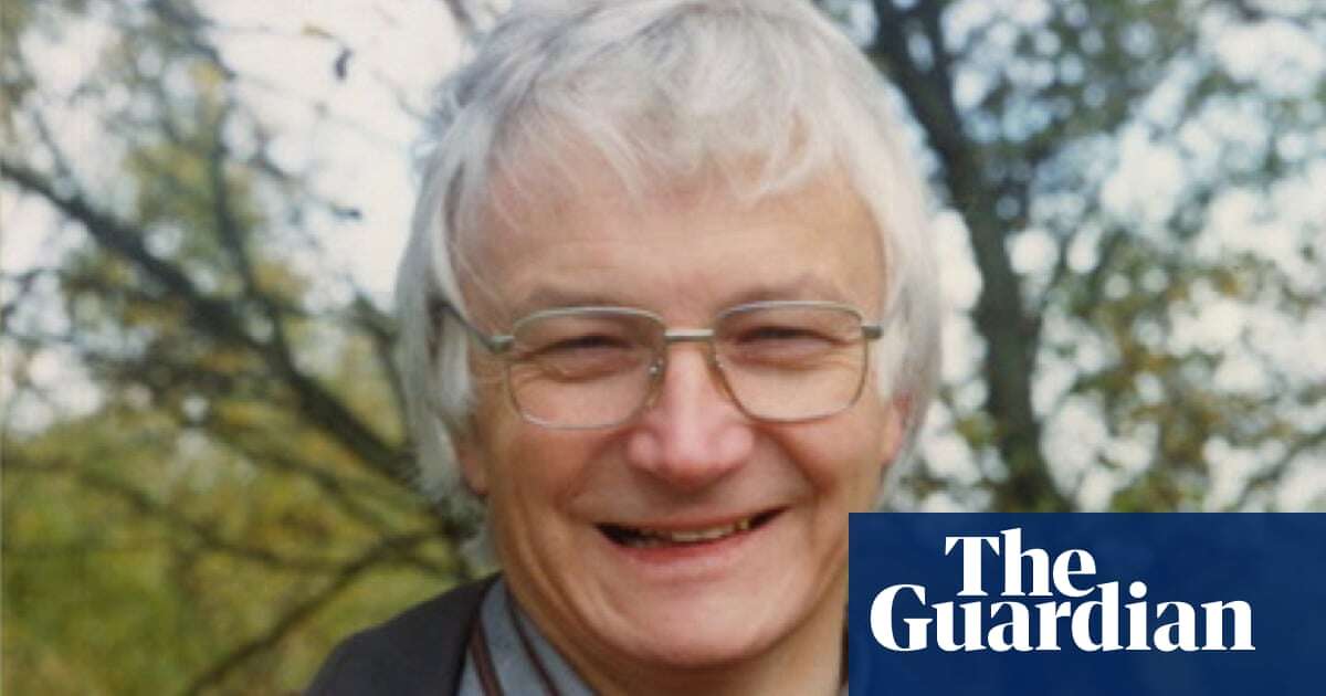 Biology David Lewis obituary