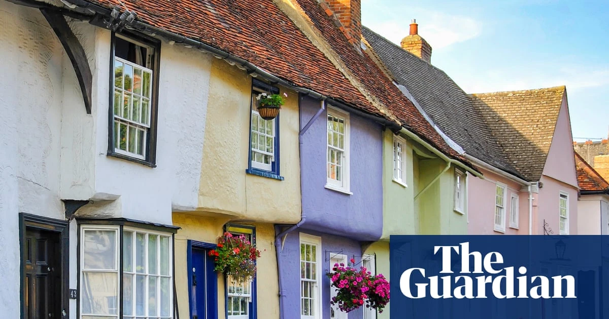 UK house prices fall in toughest sellers’ market in 10 years