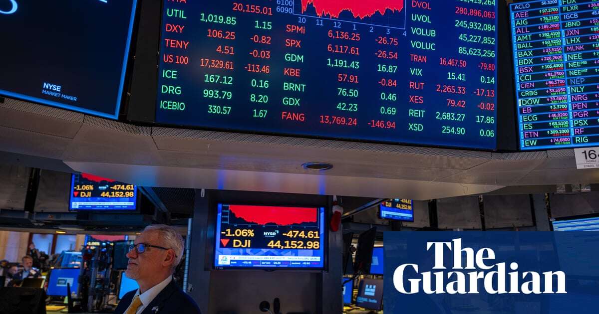 US stocks dip amid concerns over tariffs and consumer belt-tightening