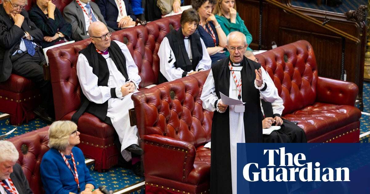 Scrap automatic right of bishops to sit in Lords, says Harriet Harman