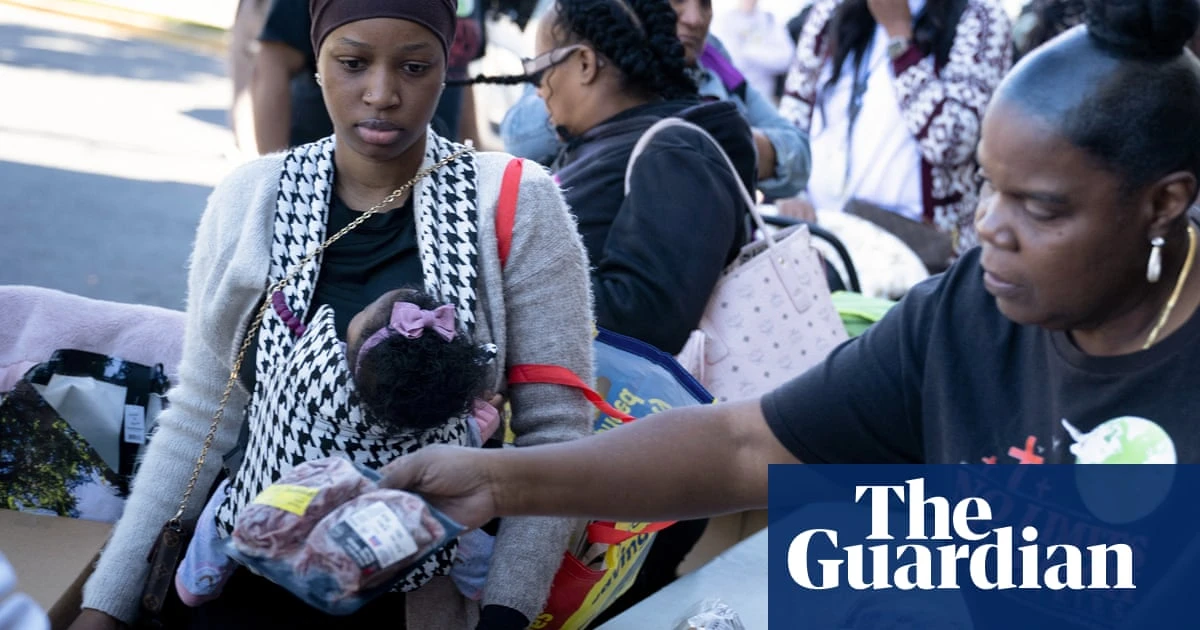 Federal workers squeezed as shutdown drags on: ‘I can’t believe we’re not going to get paid’