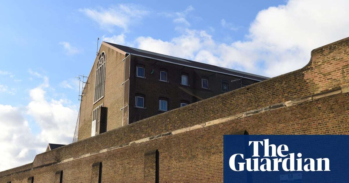 ‘Hundreds’ of prisoners freed early in England and Wales not fitted with tags